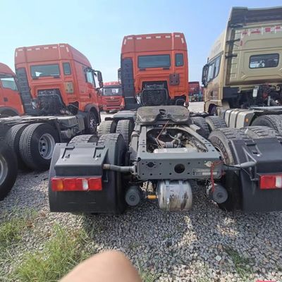 Κόστος αποστολής Χρησιμοποιημένο βαρύ φορτίο Sinotruk HOWO 6X4 Τρακτικό φορτηγό για ρυμούλκηση ημιπροσαυξοφόρου
