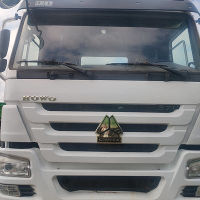 Μεταφορά εμπορευμάτων Προσαρμοσμένο βαρύ φορτίο HOWO Τρακτέρ φορτηγών με σχεδιασμό ελαστικών χωρίς σωλήνες