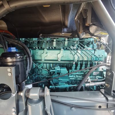 Χρησιμοποιούμενο φορτηγό ελκυστήρα HOWO 400L με δεξαμενή καυσίμου και προσαρμοσμένο αίτημα
