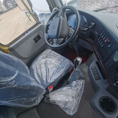 400L χωρητικότητα χειροκίνητη μετάδοση δεξαμενή καυσίμου HOWO ελκυστήρας φορτηγό με καθίσμα ανάρτησης με αέρα