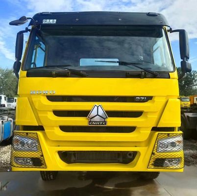6.8x2.5x3.8m Heavy Duty HOWO Τρακτέρ Μεταφορικό Φορτηγό 2024 μοντέλο Σχεδιασμός ελαστικών χωρίς σωλήνες