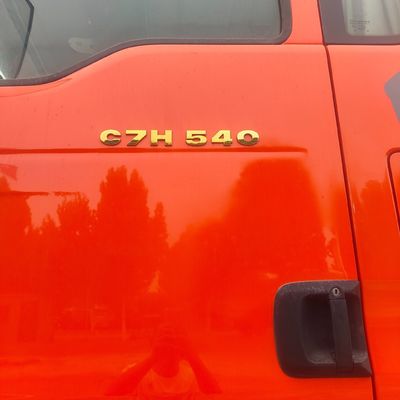 Η δεξαμενή καυσίμου 600L Sitrak4X2 είναι κατάλληλη για την κατασκευή και το τροχόσπιτο.