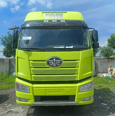 6 μήνες Ντίζελ 6X4 Τρακτέρ J6p420HP με δεξαμενή καυσίμου 400L Euro 5 πρότυπο εκπομπών