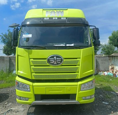 31-40 τόνων χωρητικότητα φορτίου FAW Jiefang J6p420HP Diesel 6X4 ελκυστήρας με καθίσμα ανάρτησης αέρα