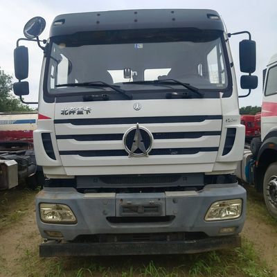 420HP 6X4 Τρακτέρ Beiben Ντίζελ Μεταφορικό φορτηγό με σασί Sinotruk 6.92m*2.55m*3.85m