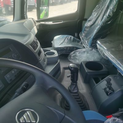 Η Foton Auman χρησιμοποιεί φορτηγό απορριμμάτων για την έλξη ημιπροωθητήρα υψηλής χωρητικότητας και απόδοσης