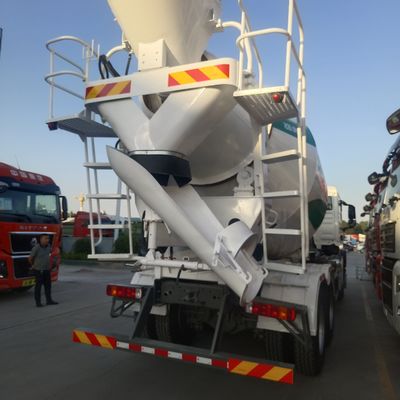 Το Sinotruk HOWO Cement Mixer Truck Η τέλεια προσθήκη στον κατασκευαστικό εξοπλισμό σας