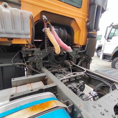 Υδραυλικό φορτηγό απορριμμάτων 6x4 με υπόστρωμα Sinotruk και ισχύ 371HP