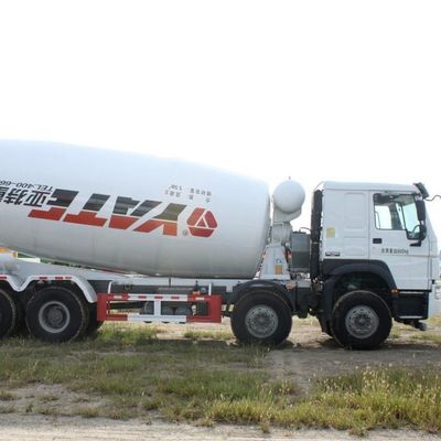 Τρόπος οδήγησης 8x4 Sinotruk Chassis Cement Mixer με υδραυλικό τιμόνι και υποστήριξη ισχύος