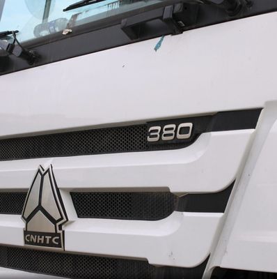 Τρόπος οδήγησης 8x4 Sinotruk Chassis Cement Mixer με υδραυλικό τιμόνι και υποστήριξη ισχύος