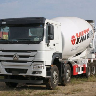 Μέγιστη ισχύς 400 ίππων βαρύ φορτηγό με βοήθεια ισχύος και σασί Sinotruk