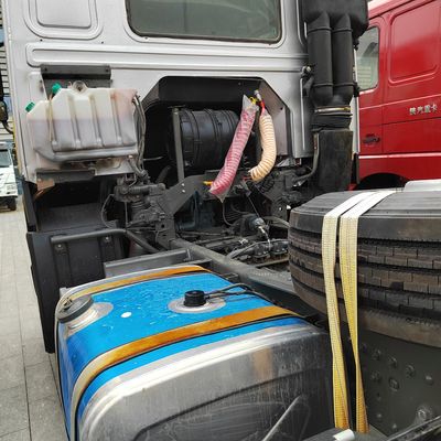 Υδραυλικό σύστημα διεύθυνσης και σασί Sinotruk Σχεδιασμός 6x4 ελκυστήρα φορτηγό για βιομηχανική μεταφορά