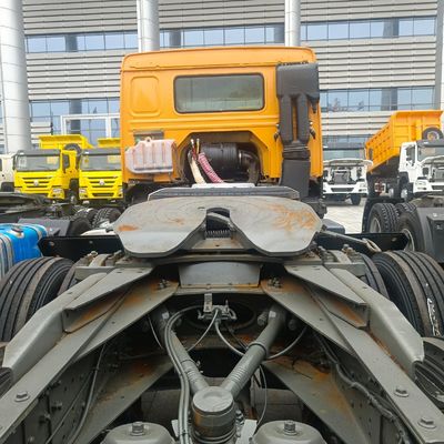 Ενίσχυρη ικανότητα ρυμούλκησης και πώληση ελκυστήρα HOWO371HP6X4 με παράδοση Seco