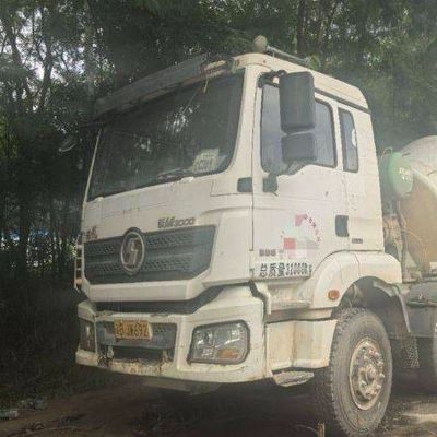 12m3 Ντίζελ Sinotruk Μικρατήρας σκυροδέματος με υδραυλικό σύστημα διεύθυνσης και ελαστικό