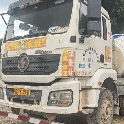 Sinotruk 8m3 Diesel Agitator Φορτηγό φορτηγό με υδραυλικό τιμόνι