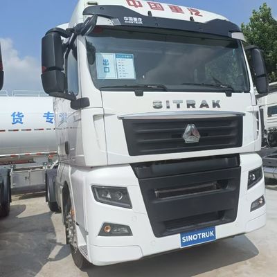 Ελκυστήρας CNG βαρέος φορτίου και φορτηγό εναέριας ανάρτησης 600L δεξαμενής καυσίμου για ρυμούλκηση ημιπροσάρτου