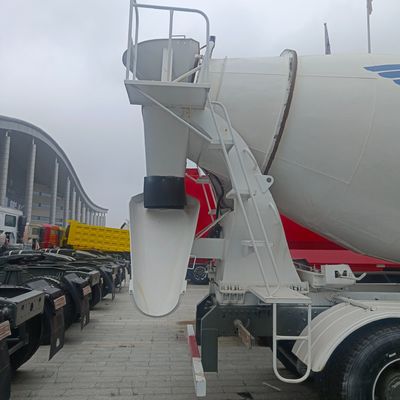 Ντίζελ 380HP 12m3 Sinotruk Τάξι Μεγάλης ισχύος Μείγμα σκυροδέματος φορτηγό με υποστήριξη ισχύος