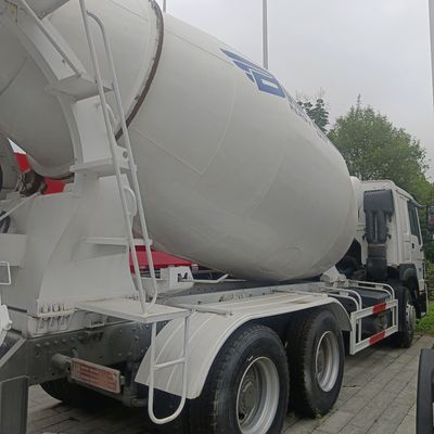 Τεχνητό βαρύ φορτίο 12m3 Cement Mixer Truck με σασί Sinotruk και υποστήριξη ισχύος
