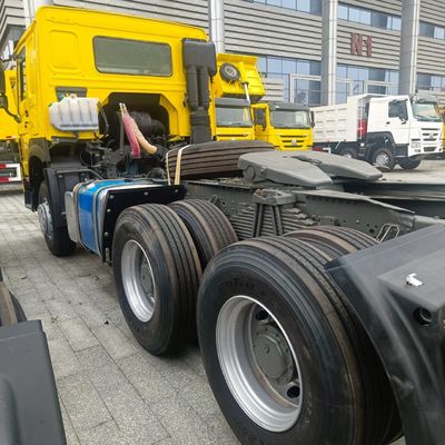 Οικονομικός τροχός κίνησης 6×4 Ντίζελ Τρακτέρ HOWO6X4 Trac με βελτιωμένη απόδοση