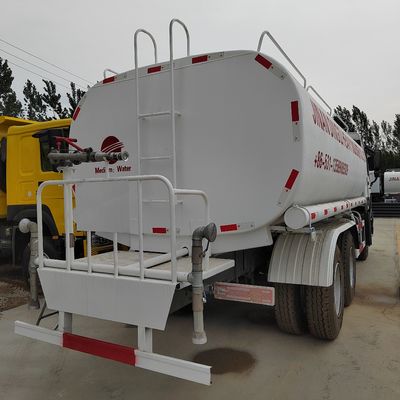 Sinotruk HOWO 6X4 15000L 2000m sup3 Φορτηγό παράδοσης πόσιμου νερού ψεκασμού