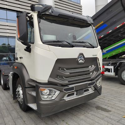 2024 Sinotruk βαρύ φορτηγό πετρελαϊκών απορριμμάτων εκτός δρόμου με σχεδιασμό ελαστικών χωρίς σωλήνες και ≤5 θέσεις