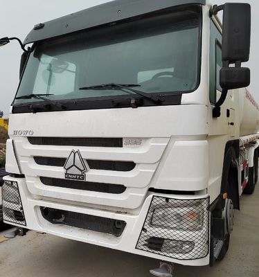 Οχήμα παράδοσης νερού Sinotruk HOWO 6X4 σε βαρύ σχεδιασμό με πρότυπο εκπομπών Euro 3