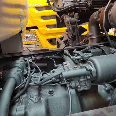 Οχήμα παράδοσης νερού Sinotruk HOWO 6X4 σε βαρύ σχεδιασμό με πρότυπο εκπομπών Euro 3