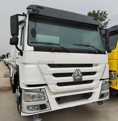Σπρέιζινγκ Sinotruk HOWO 6X4 φορτηγό παράδοσης νερού με πακέτο ακαθάριστου βάρους 13570.000kg