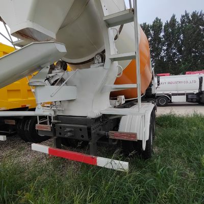 Αγορά φορτηγών Sinotruk 6X4 Μεταφορά νερού Μεταλλουργός βαρέος με χειροκίνητο κιβώτιο