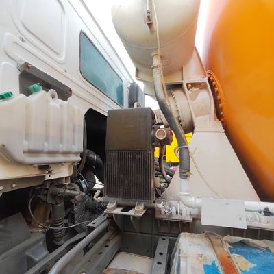 Αγορά φορτηγών Sinotruk 6X4 Μεταφορά νερού Μεταλλουργός βαρέος με χειροκίνητο κιβώτιο