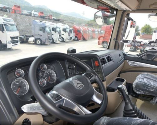 336HP Sinotruk HOWO Φορτηγό όχημα μεταφοράς φορτίου με ≤5 θέσεις και προσιτό CNG/LNG