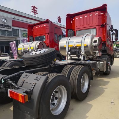 Τροχαίο με έλξη Dongfeng Tianlong 6X4 LNG με αυτόματη μετάδοση