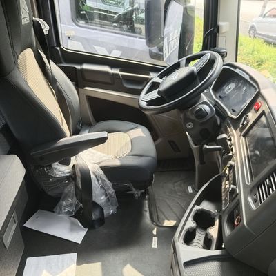 Εθνικό βαρύ φορτηγό HOWO680HP 6X410 Χρησιμοποιούμενο φορτηγό μεταφοράς 6 μηνών χειροκίνητη μετάδοση