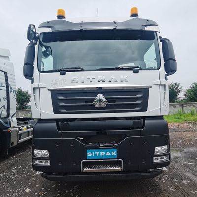 Sinotruk Sitrak 600L καυσίμων δεξαμενή ελκυστήρα φορτηγό με εναέρια ανάρτηση και 390 ίππους