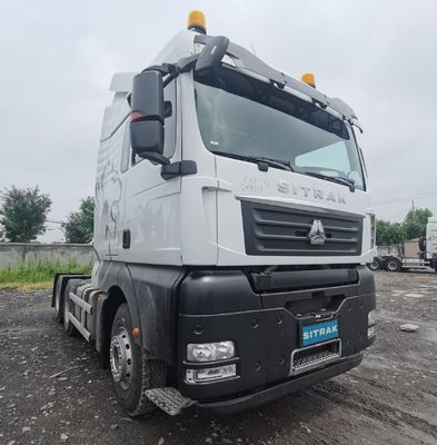 Ανθεκτικό Sinotruk Sitrak Τρακτικό φορτηγό για ρυμούλκηση ημιπροωθητήρα ισχυρό ZZ4257N3247E1H