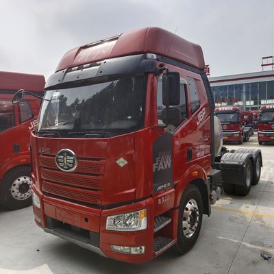 Πωλήσεις ελαστικών αερίου 6X4 με χειροκίνητο κιβώτιο ταχυτήτων και φορτηγό κουτί από ανθρακούχο χάλυβα