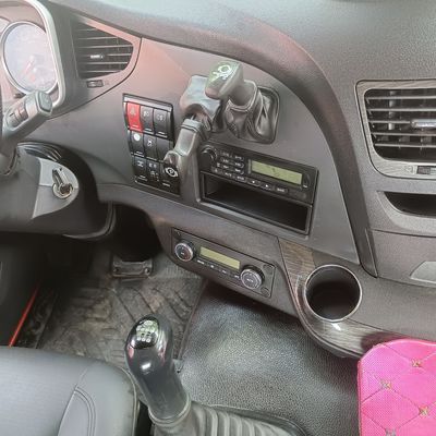 Πωλήσεις ελαστικών αερίου 6X4 με χειροκίνητο κιβώτιο ταχυτήτων και φορτηγό κουτί από ανθρακούχο χάλυβα