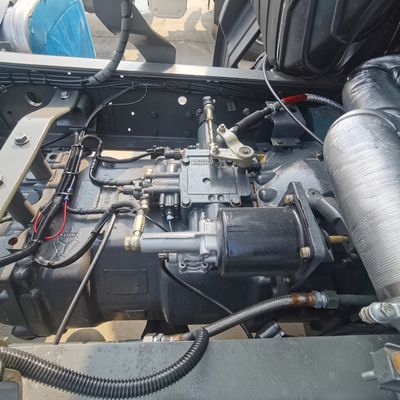 ZZ4257N3247E1H Sinotruk HOWO ρυμουλκούμενο ελκυστήρα με 600L δεξαμενή καυσίμου και καύσιμο