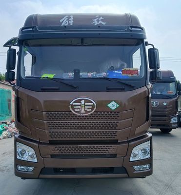 630HP Μεταφορικό φορτηγό τρακτέρ αερίου με ελαστικά και πιστοποίηση ISO από το πλαίσιο Sinotruk