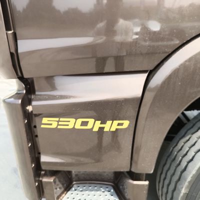 6 μήνες Υπηρεσία μετά την πώληση 530HP Liberation Gas Truck με υδραυλικό τιμόνι 6*4