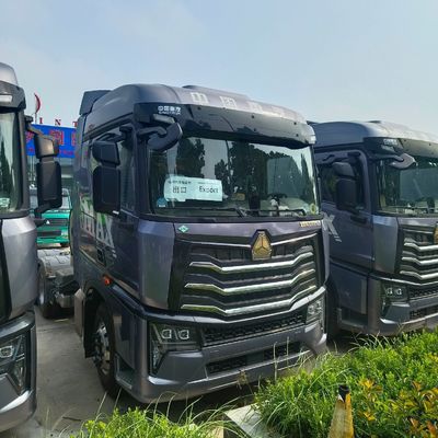 Προσαρμογή 2024 Light HOWO LNG Gas Traction Truck 6 * 4/4 * 2/6 * 2 480HP έως 700HP