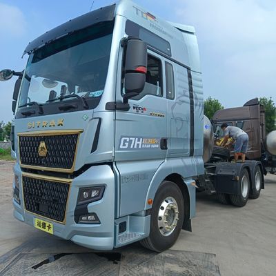630HP 6*4 2024 Shandeka G7h LNG Τρακτέρ φορτηγό για τη μεταφορά 8.25m*2.55m*3.96m φορτίο
