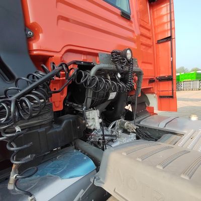 Τρακτικό φορτηγό Χρησιμοποιούμενο Sinotruck Sitrak HOWO 6X4 CNG Βαρύ φορτηγό με ανθεκτική απόδοση
