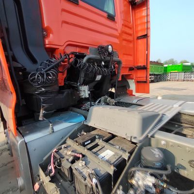 Σίτρακ Χρησιμοποιούμενο HOWO βαρύ φορτηγό 6X4 Τρακτέρ-Τρακτέρ Σασί Σινότρουκ Σασί