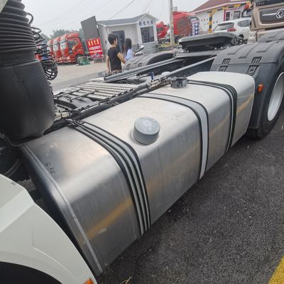 Το φυσικά αναπνευσμένο βαρύ φορτηγό Sinotruk 6X4 Η απόλυτη λύση μεταφοράς σας