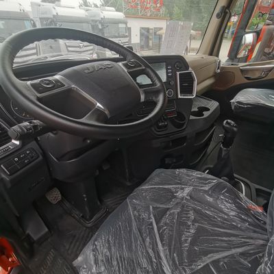 Εύκολη ρυμούλκηση JAC 6X4 φορτηγό με 1000L δεξαμενή καυσίμου 6.8x2.5x3.8m